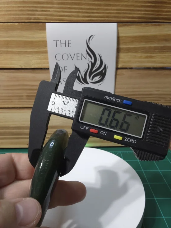 Green Crescent Moon Stone Palmstone - Picture 5 of 12